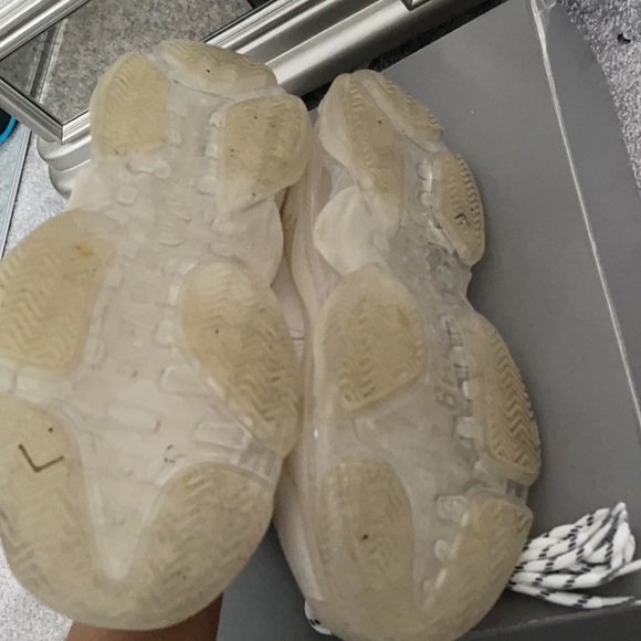 Men’s Balenciaga Triple S - Picture 2 of 3